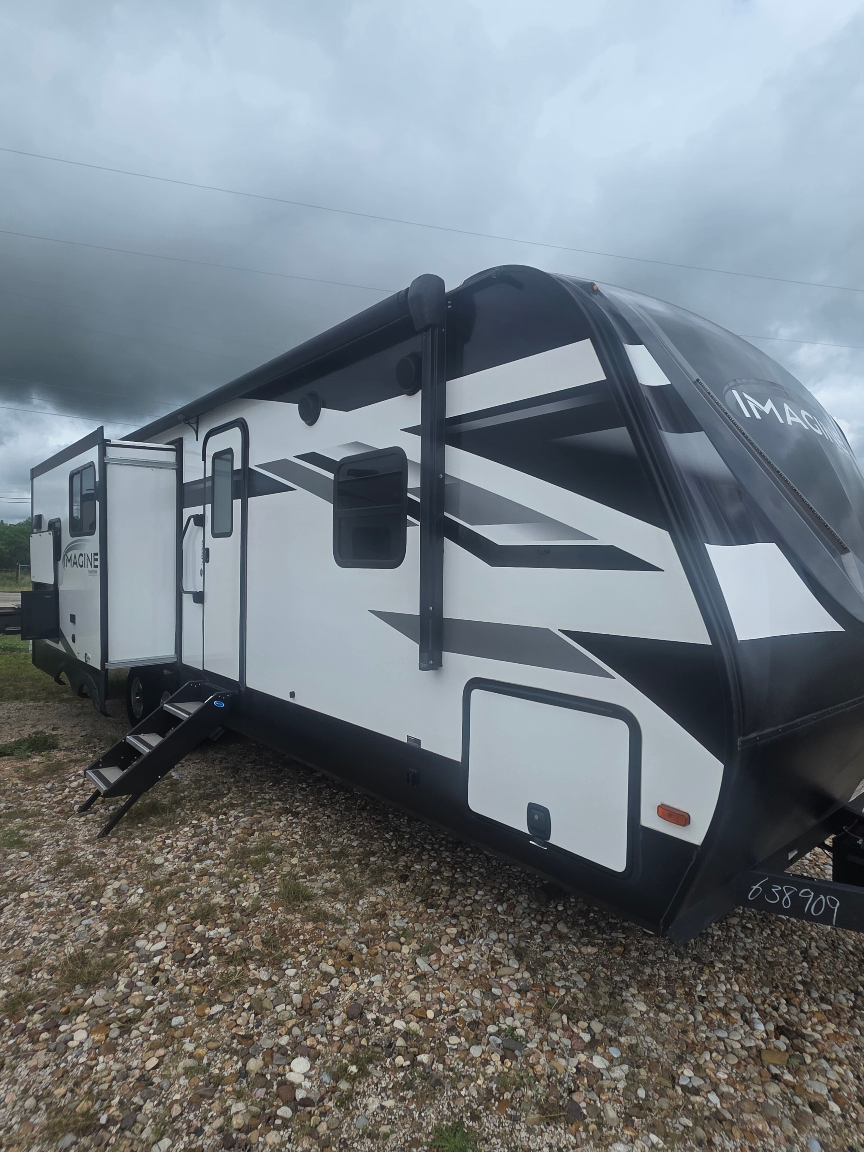 2022 Grand Design Imagine 2670MK – driver side full length with opposing slides and entry door