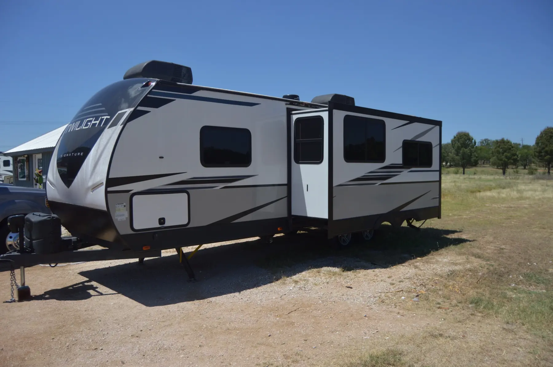 2022 Cruiser RV Twilight Signature TWS 2620 travel trailer exterior