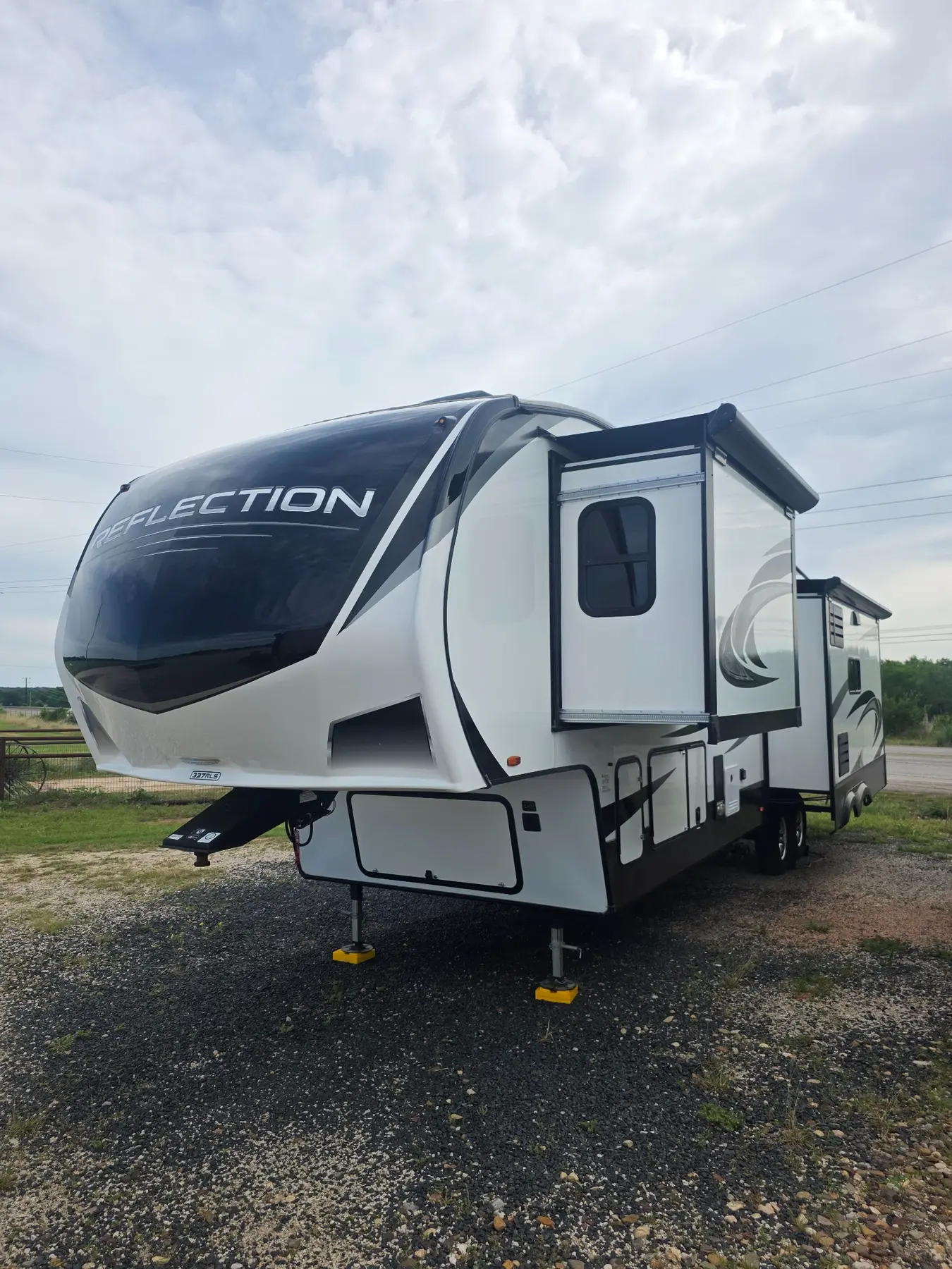 Grand Design Reflection 337RLS 5th wheel exterior