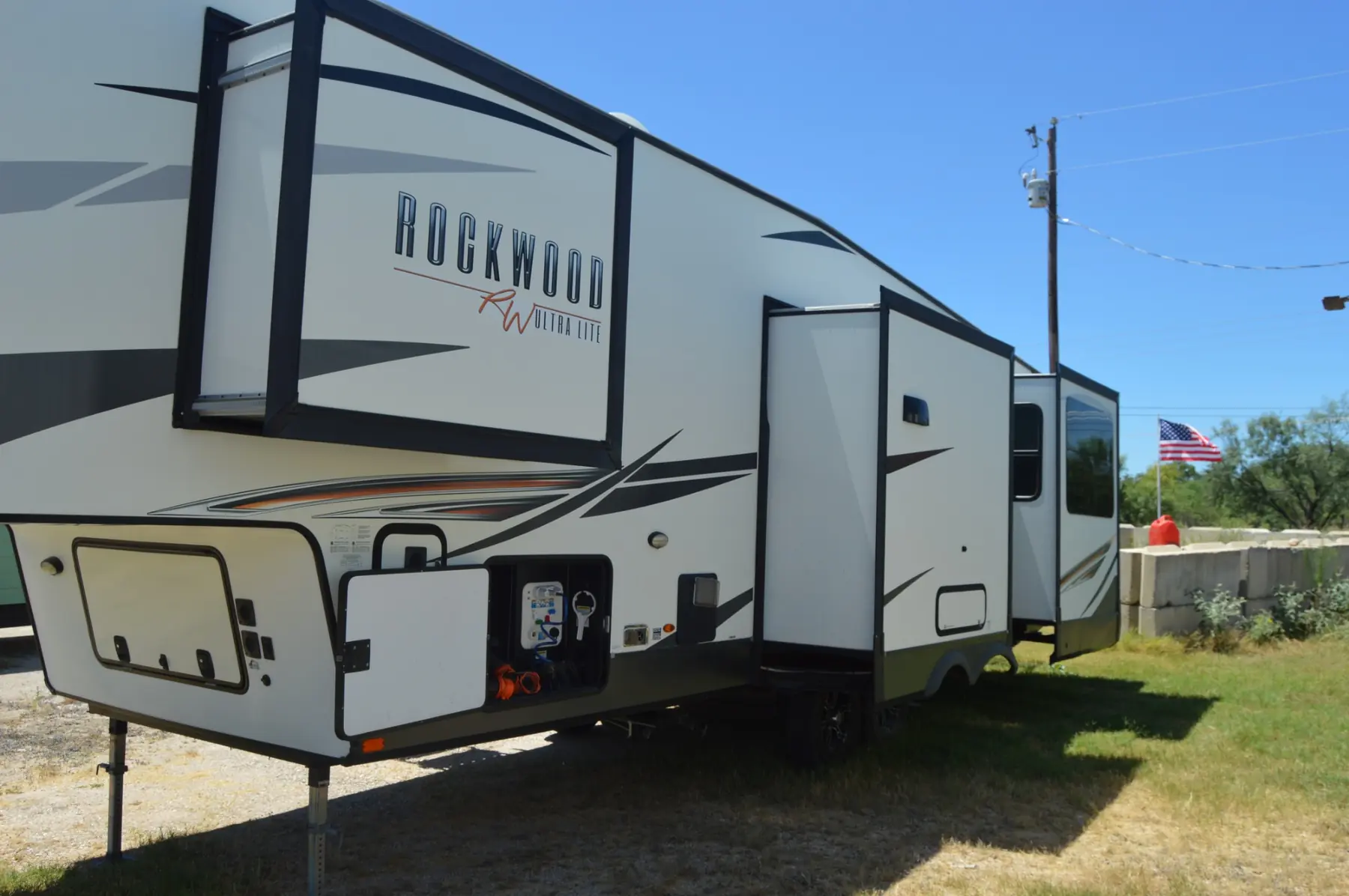 2021 Forest River Rockwood Ultra Lite 2898KS fifth wheel exterior