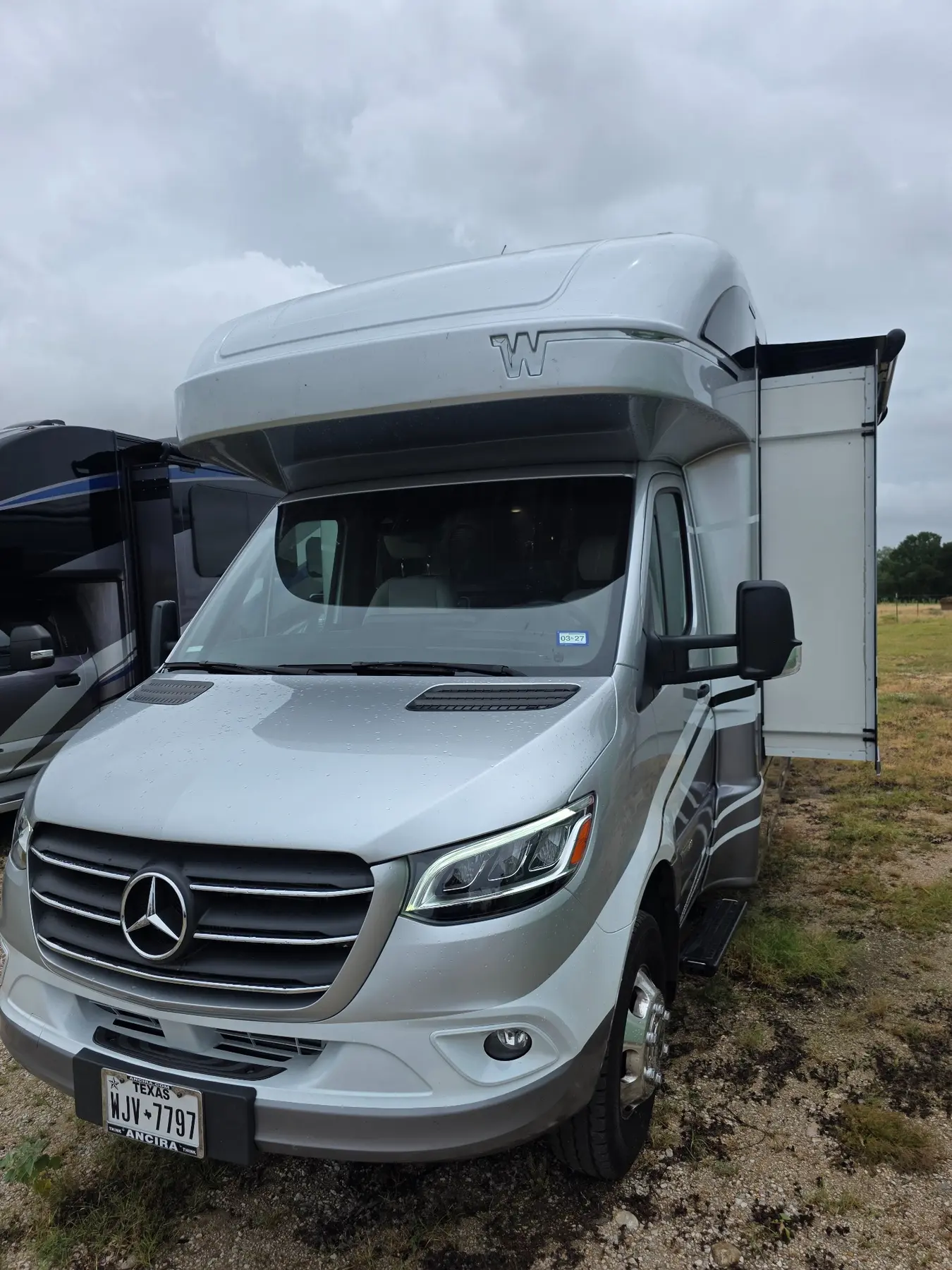 2022 Winnebago View 24V front exterior